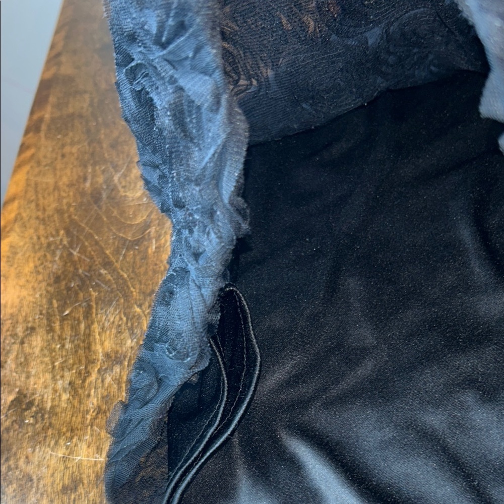 Elegant Black Floral Skirt‎ - Picture 5 of 15